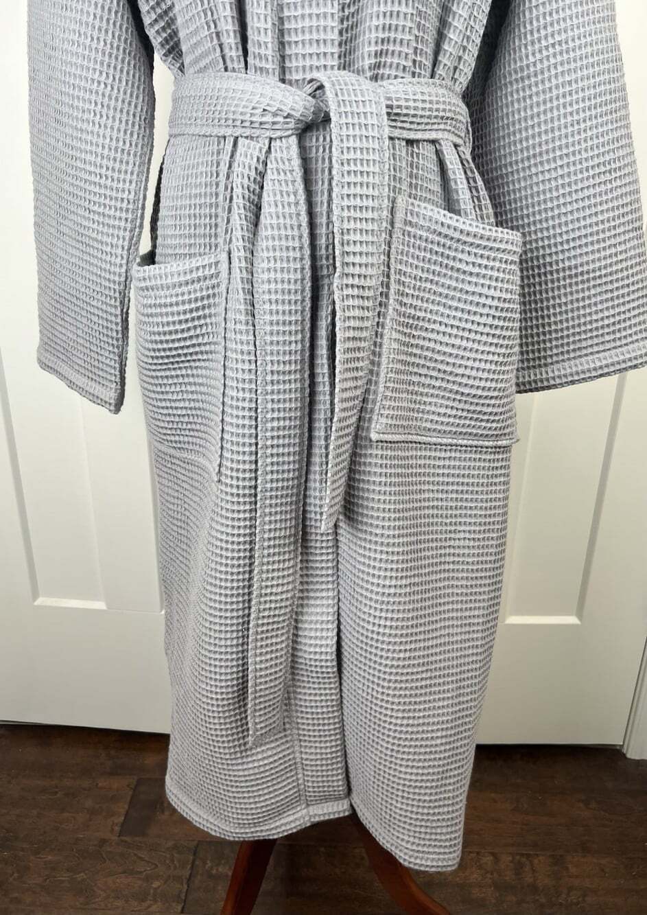 Quince Organic Cotton Waffle Robe Medium Gray Shawl Collar Belted NWOT - Picture 7 of 14
